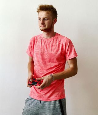 Nabízíme i normalni sportovní trika bez potisku. 👍🏾